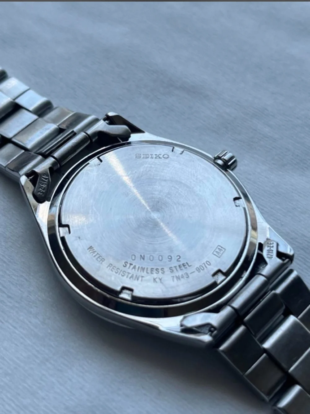 Vintage Seiko Quartz 7N43-9070 Black Dial Day Date Stainless Steel Watch